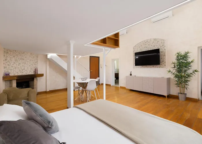 Atrhome - Canova Prestige Apartment *