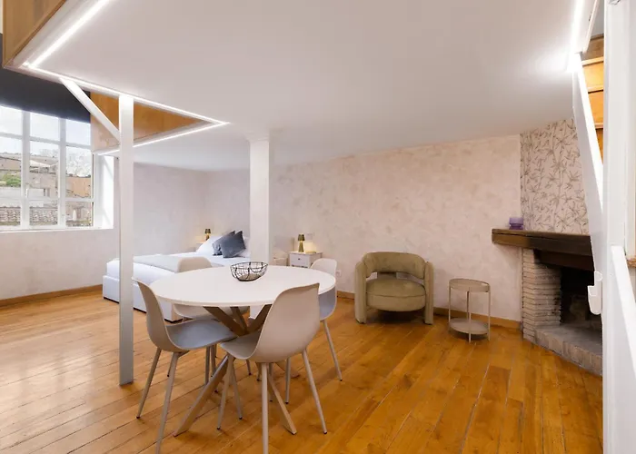 Atrhome - Canova Prestige Apartment Rom